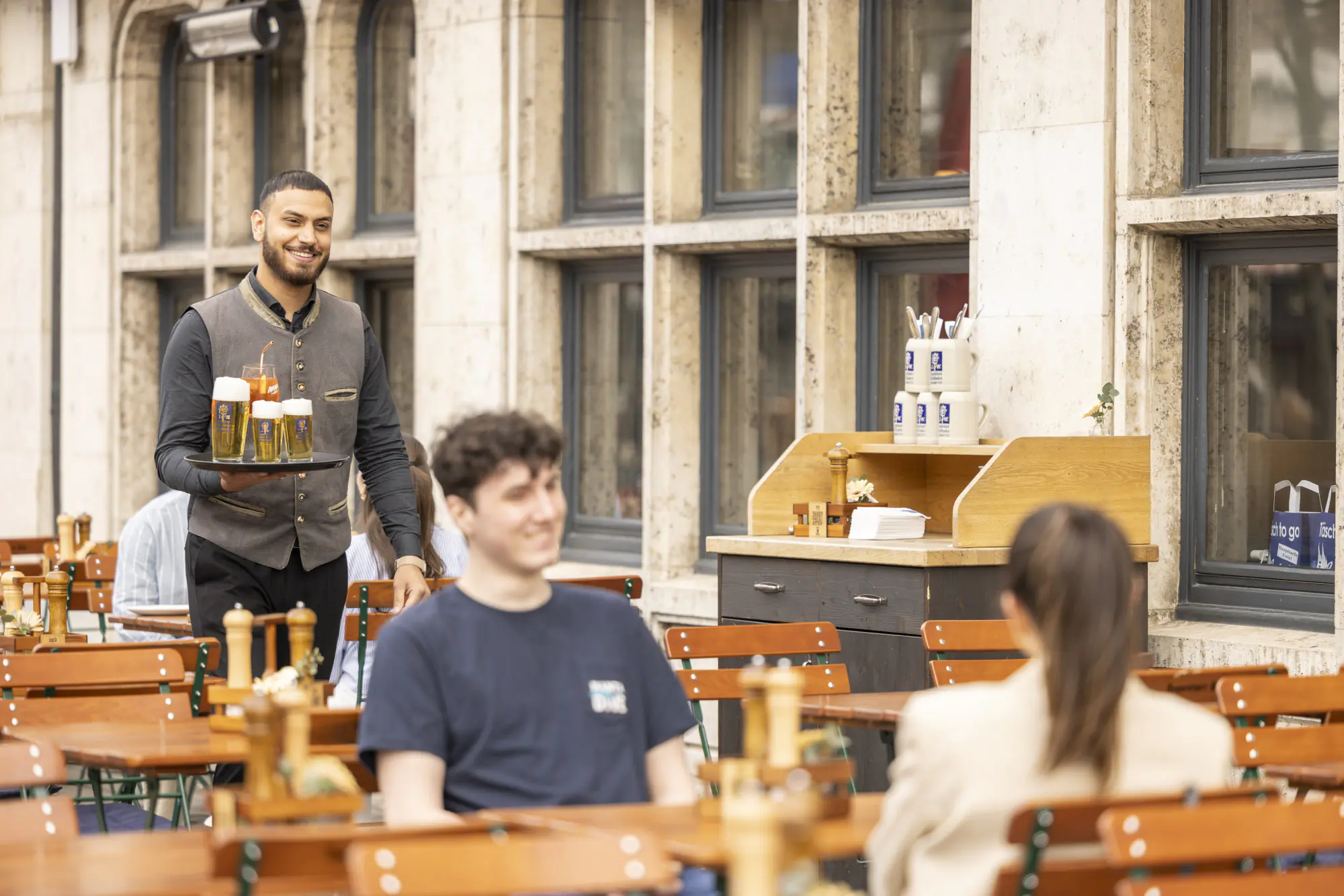 augustiner am heumarkt service biergarten