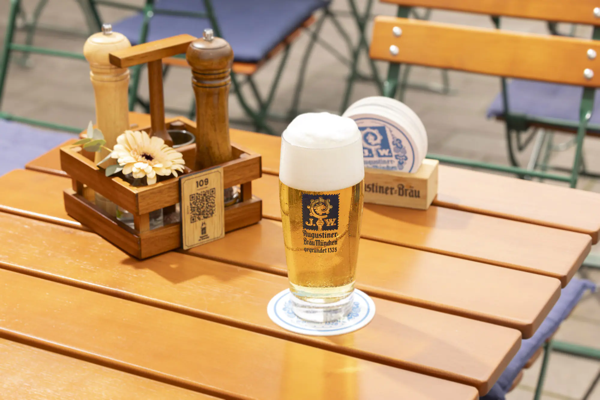 Biergarten - Augustiner Bier